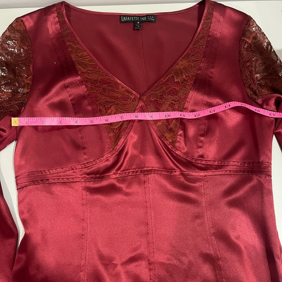 EUC Lafayette 148 Burgundy Silk Lace Sleeve Women's Top- size 6 - Picture 4 of 5